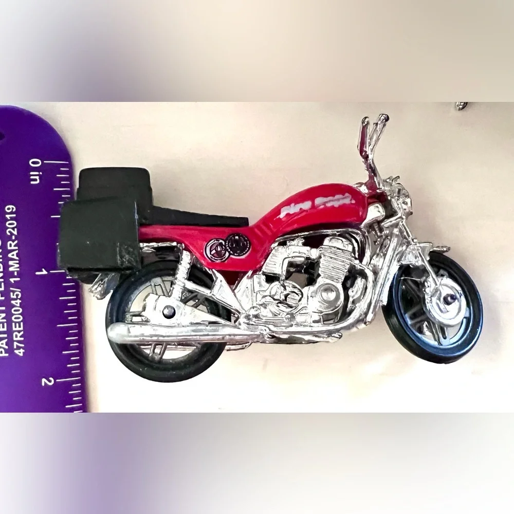 TOYS Motorcycle Models   Collect, Display or Play With Includes 7 Cycles